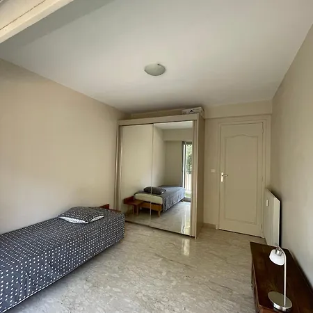 Guestroom - D'hote Ле-Канне